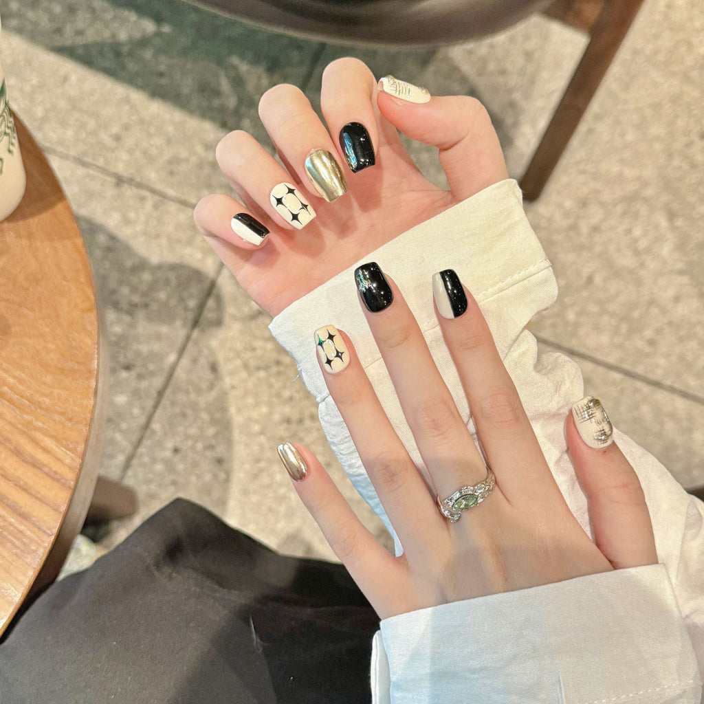 365nails: "Noir Geometry" – 3D Metallic & Checkerboard Handmade Short Square Nails