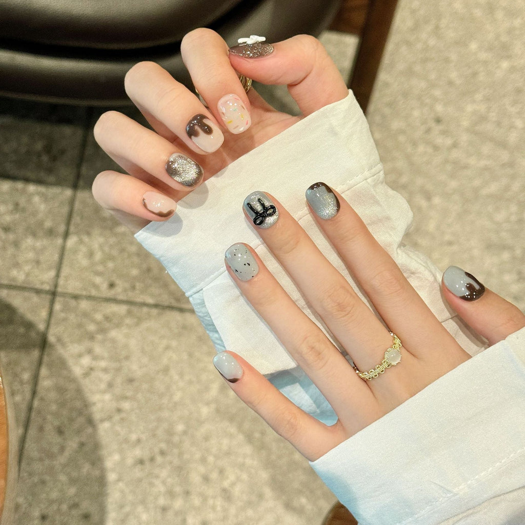 365nails: "Cocoa Bow" – 3D Bow & Chocolate Drip Handmade Short Nails